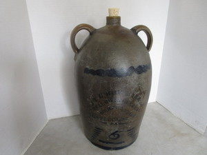 lot 6 image: Antique Stoneware 5 Gallon Crock