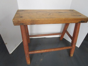 lot 15 image: Primitive Bench