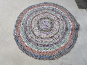 lot 64 image: Wagon Wheel Woven Rug