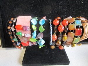 lot 116 image: Bracelets Trifari, Natural Stones