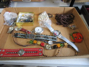 lot 117 image: Watches, Beads