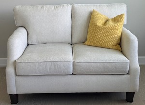 lot 14 image: Like New Loveseat with Luxurious Textured Fabric