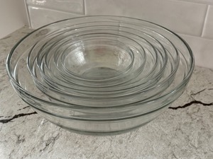 lot 105A image: Set of 6 Duralex France Glass Nesting Mixing Bowls
