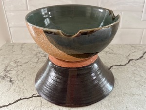 lot 106B image: Set of 2 Ferrarotti Studio Pottery Bowls with Unique Glaze