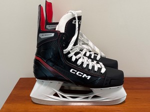 lot 137 image: CCM JetSpeed FT455 Hockey Skates Size 7 US