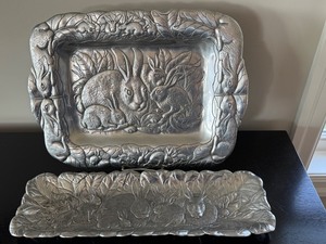 lot 163 image: K - Vintage Arthur Court 1990 Aluminum Bunny Serving Tray Set