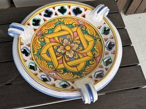 lot 170 image: K - Hand-Painted Italian Pottery Bowl with Decorative Cutouts,