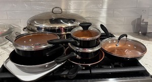 lot 173 image: K - Farberware Ceramic Nonstick Cookware Set with Large Roaster and Assorted Pans