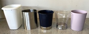 lot 224 image: Set of 5 Small Wastebaskets Assorted Materials and Colors