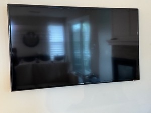 lot 12X image: Samsung 60-Inch LED TV Model UN60F6350AF with Remote
