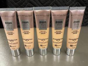lot 4 image: Set of 5 Maybelline Dream Urban Cover SPF 50 Foundations