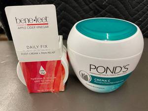 lot 10 image: Set of PONDs Cleansing Cream and BeneFeet Foot Cream