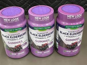 lot 48 image: Natures Truth Sambucus Black Elderberry Gummies with Vitamin C and Zinc