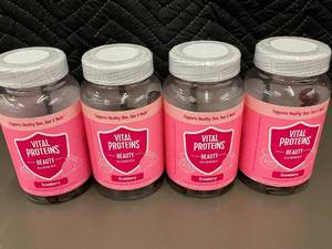 lot 139 image: Set of 4 Vital Proteins Beauty Gummies - Strawberry