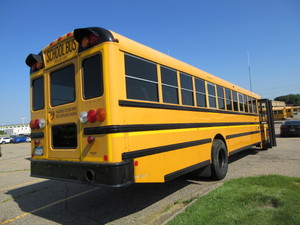2013 FULL SIZE SCHOOL BUS