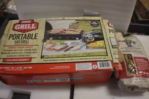 lot 33 image: Portable Gas Grill
