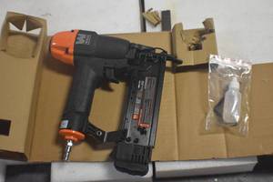 lot 48 image: WEN 61721 18-Gauge 38-Inch to 2-Inch Pneumatic Brad Nailer
