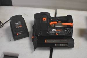 lot 57 image: WEN 20512 20V Max Cordless 18-Gauge Brad Nailer with 2.0Ah Battery and Charger