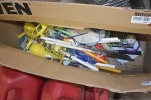 lot 76 image: Miscellaneous Yard games