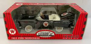 lot 16 image: Gearbox Brand TEXACO Limited Edition 1956 Ford Thunderbird (NIB)