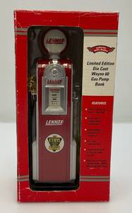 lot 18 image: Vintage Collectible Wayne Dresser LENNOX Miniature Die Cast Gas Pump (NIB) 6 12