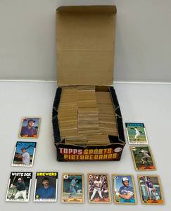 lot 56 image: Unsorted 1986 Baseball Cards