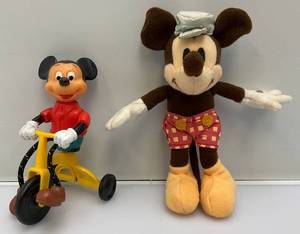 lot 136 image: Misc. Vintage Miniature DISNEY Mickey Mouse Collectibles 5 & 6 12