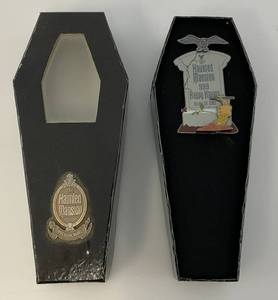 lot 142 image: DISNEY The Huanted Mansion 999 Happy Haunts Event 2003 Tombstone Gift Pin Coffin
