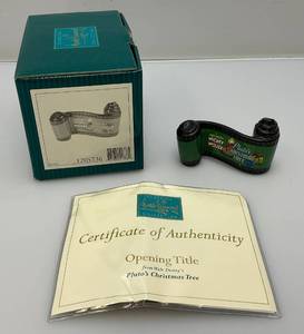 lot 154 image: WDCC Walt Disney Classic Collection Mickey Mouse Plutos Christmas Opening Title Scroll With COA In Original Box