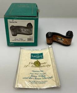 lot 163 image: WDCC Walt Disney Classic Collection (Snow White & The Seven Dwarfs) Opening Title Scroll With COA In Original Box