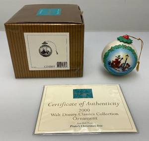 lot 190 image: WDCC Walt Disney Classic Collection Plutos Christmas Tree 2000 Ornament With COA In Original Box