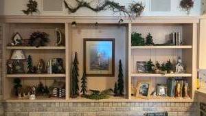 lot 80 image: Collection of Rustic Decor and Woodland Themed Items