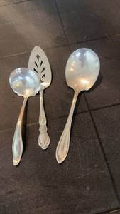 lot 85 image: Set of 3 Vintage Rogers Bros. Silver Serving Utensils