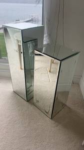 lot 102 image: Pair of Mirrored Pedestal Display Stands