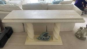 lot 107 image: Vintage Style Console Table with Sculpted Base