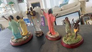 lot 112 image: Collection of Thomas Blackshears Ebony Visions Limited Edition Figurines
