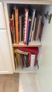 lot 178 image: Collection of Assorted Cookbooks and Recipe Albums