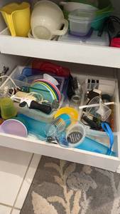 lot 182 image: Kitchen Utensil and Storage Container Collection