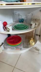 lot 195 image: Assorted Kitchenware Set with Plates, Mugs, Pitchers, and Tray