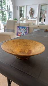 lot 204 image: Handcrafted Italian Gold Leaf Bowl and Set of 12 Wooden Bowls