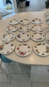 lot 205 image: Set of 12 Royal Albert Flower of the Month Plates