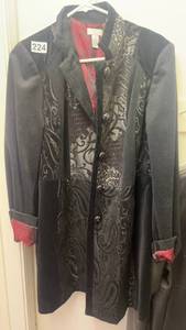 lot 224 image: Chicos Size 1 Womens Velvet Patterned Coat