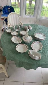 lot 242 image: Valmont China Floral Dinnerware Collection