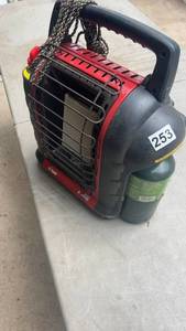 lot 253 image: Portable Mr. Heater Buddy Propane Heater