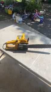 lot 269 image: McCulloch Electramac EM250 2.5 Peak HP Chainsaw