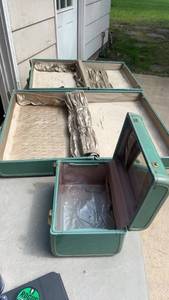 lot 300 image: Vintage Towncraft Suitcase Set with Vanity Case