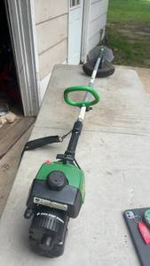 lot 305 image: IDC Power Equipment Weed Eater with Quick Start Prime