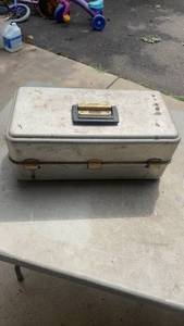 lot 312 image: Vintage Metal Tackle Box with Assorted Fishing Accessories