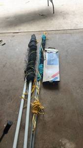 lot 318 image: Sports Adjustable Badminton Net Set with Poles and Carrying Case