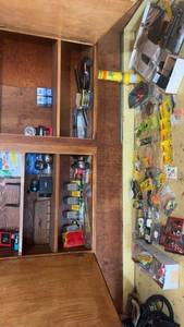 lot 323 image: Assortment of Fishing Tackle and Gear with Accessories